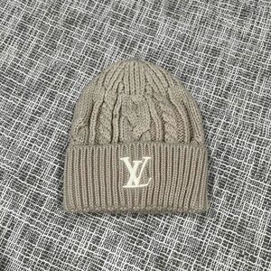 Louis Vuitton Only Mini Cable Beanie Beige One Size Unisex